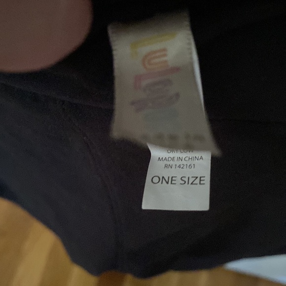 LulaRoe NWOT all black leggings - Picture 4 of 6